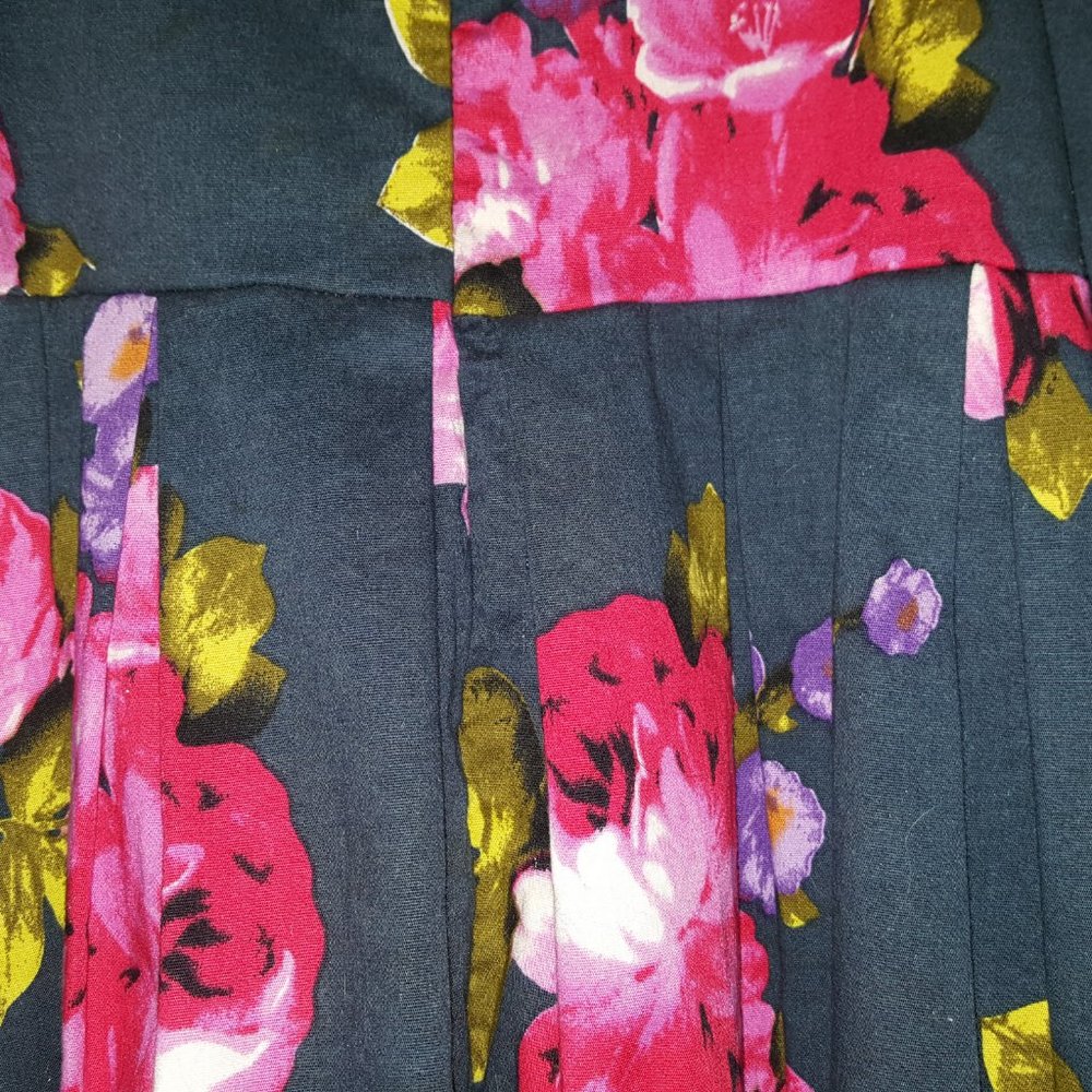 Navy Pink Rose Summer Cocktail Dress - Size 9 - Medium - Picture 6 of 12